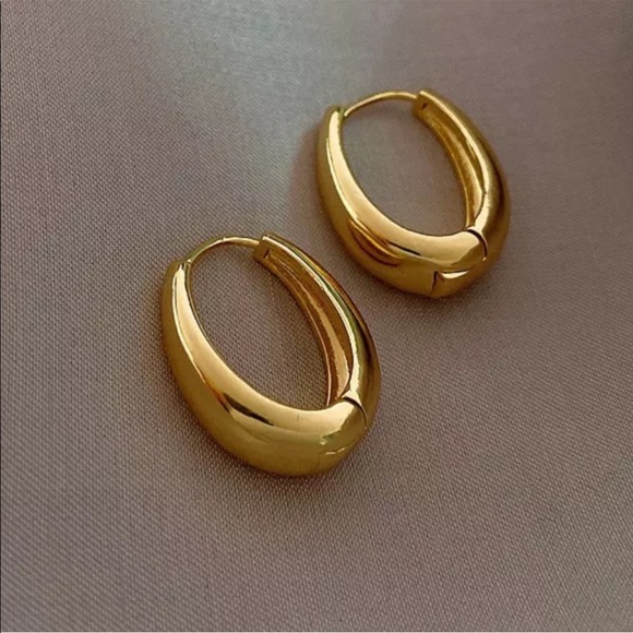 Affordable Fashion Finds Jewelry - Affordable Fashion Finds Shiny Gold Chunky Hoop Earrings